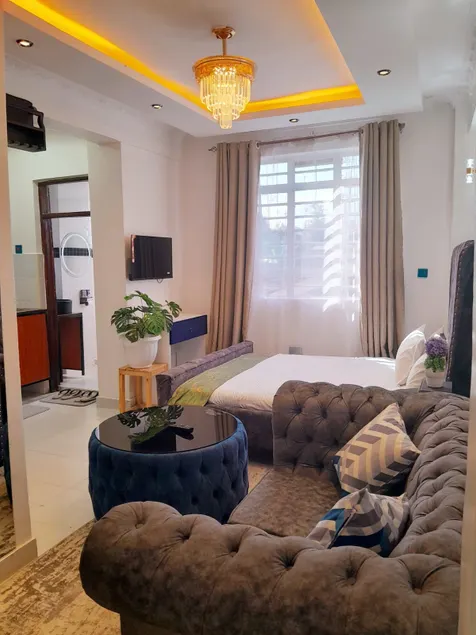 Sandalwood Suites - Cute Studio with Free Parking - Image 1