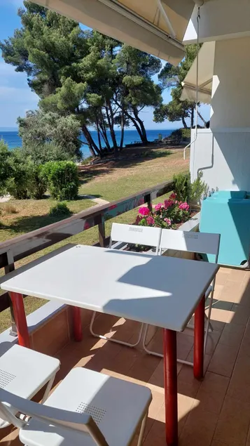 Appartement bord de mer à Nikiti, Sithonia, Halkidiki - Image 1