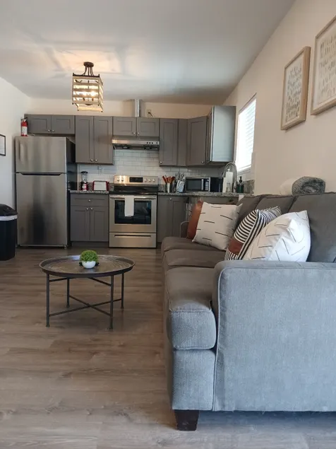 Spacious 1 Bdrm|Full Kitchen|2Full Sz bds|W/D #3B - Image 1