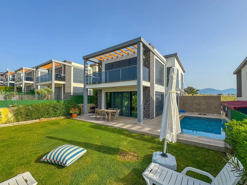 Sea view villa with private pool, 5 mins to beach - Image 1