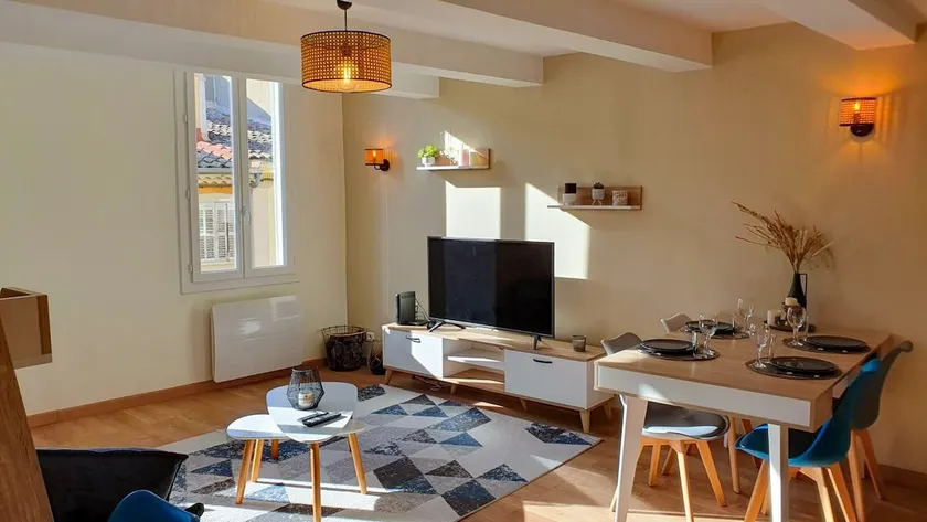 Air-conditioned apartment in the heart of the city - Image 1