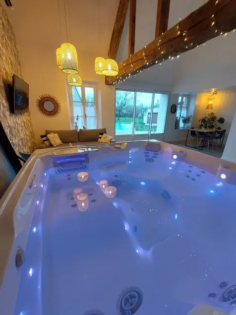 The must-see - Spa & pool Indoor Jacuzzi - Image 1