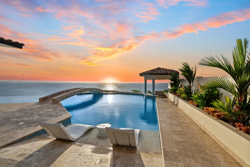 Spectacular Pool  |  HOT TUB | Swim-Up-Bar | Walk to Beach - Image 1