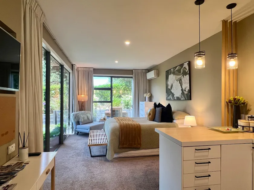 5-Star Boutique Retreat - Image 1