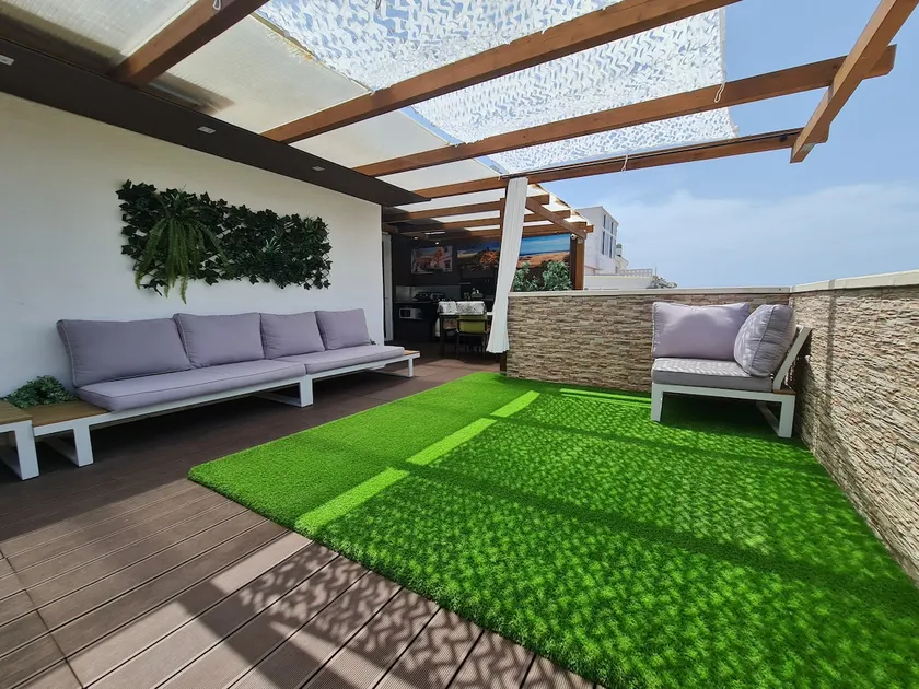 Luxurious & Spacious Apartment with Large Terrace - Image 1