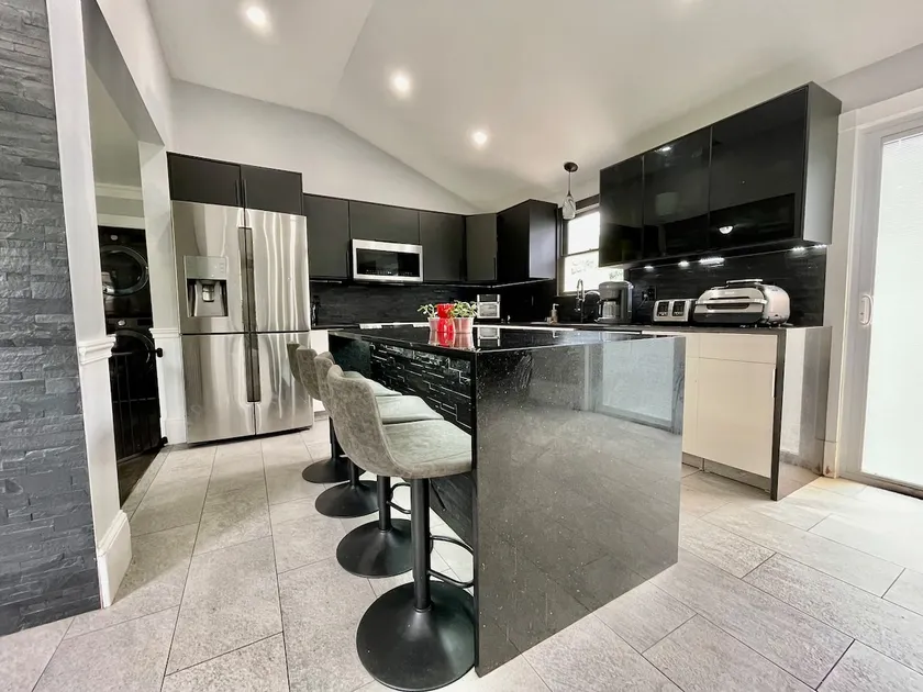 Large Home Near Gillette Stadium | World Cup Stay - Image 1