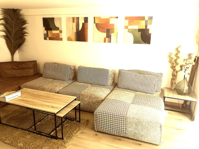 Close to the center. Free parking. Terrace. - Image 1