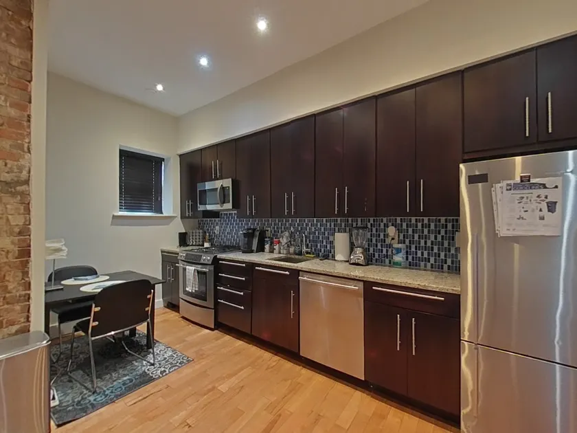 Boutique Studio in Dupont with Washer/Dryer - Image 1