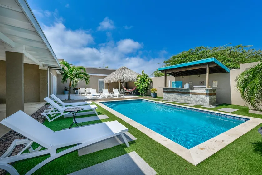 Esmeralda Oasis with private pool and 5 min to the beach! - Image 1