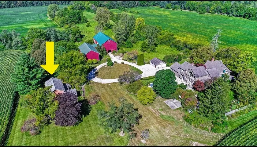 The Red Pump Inn~Est. 1812, One bedroom farmhouse - Image 1