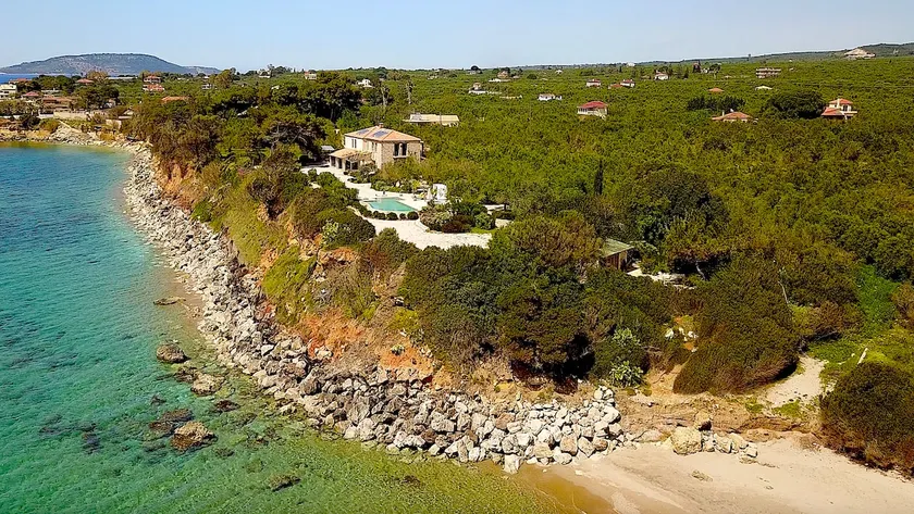Vrysomylos - Unique Villa on the beach front - Image 1