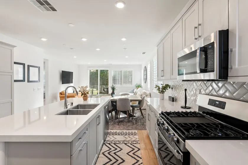 Newly Built Home, 3 bedrooms - Image 1