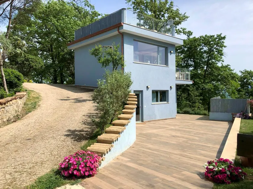 Colonna House - Image 1