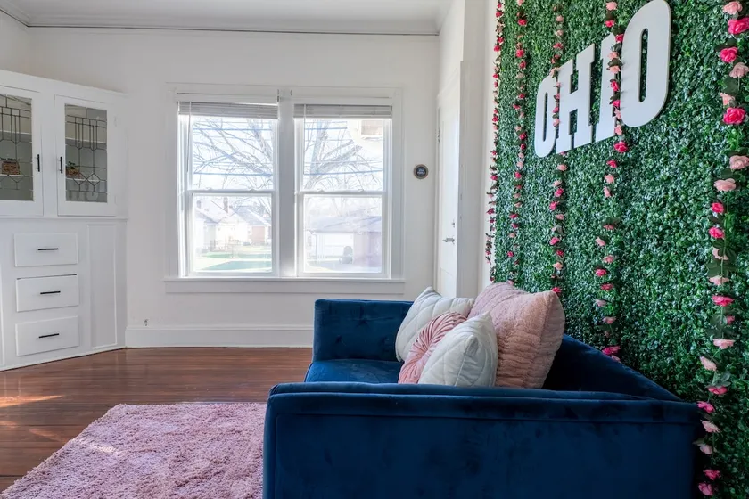 2 bedroom apartment in a very safe neighborhood - Image 1