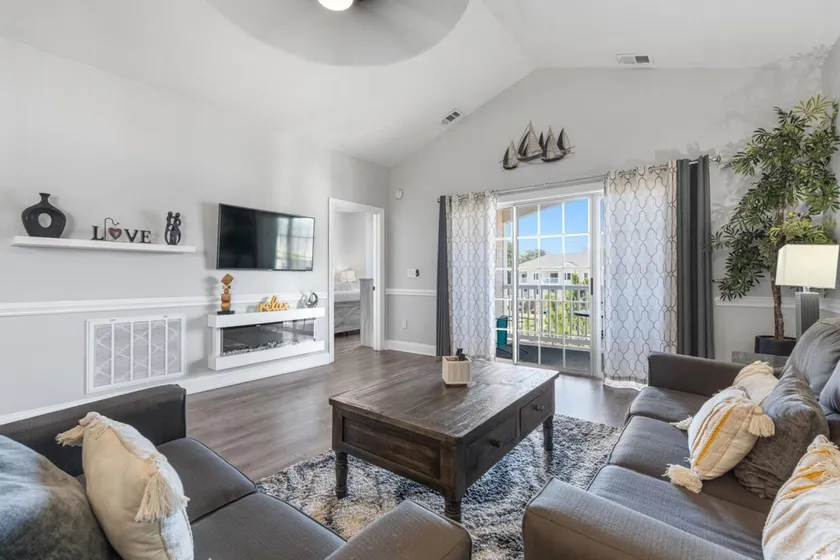 Myrtlewood Villas Condo, Pools & Golf Nearby - Image 1