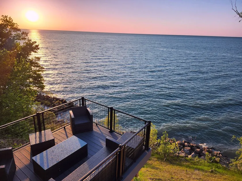 Lakeview Cottage | Stunning Sunsets | Wine Country - Image 1
