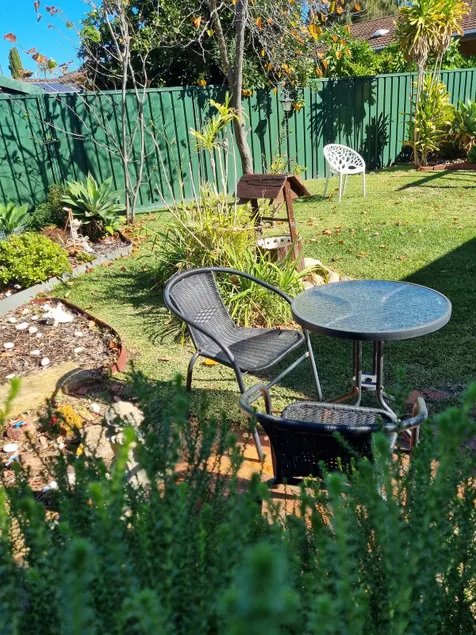 Spacious Garden Apartment Near Park - Image 1