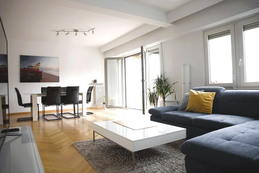 Charming Penthouse in the City Center - Image 1