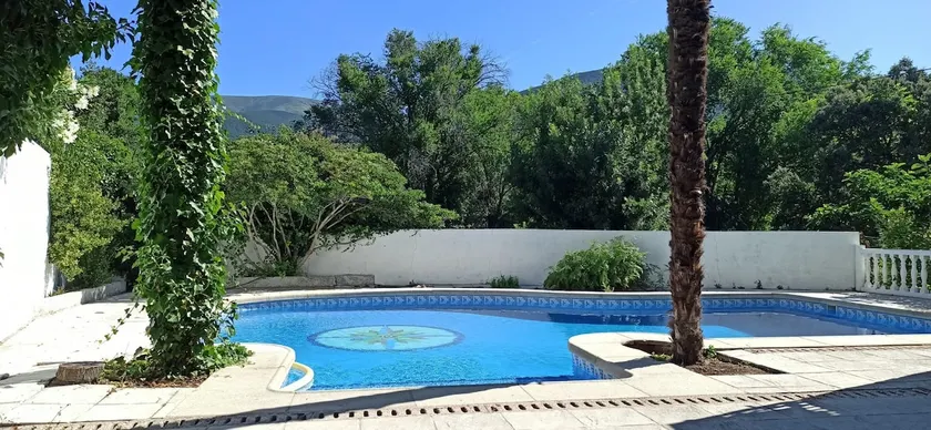 Villa with pool in La Adrada - Image 1