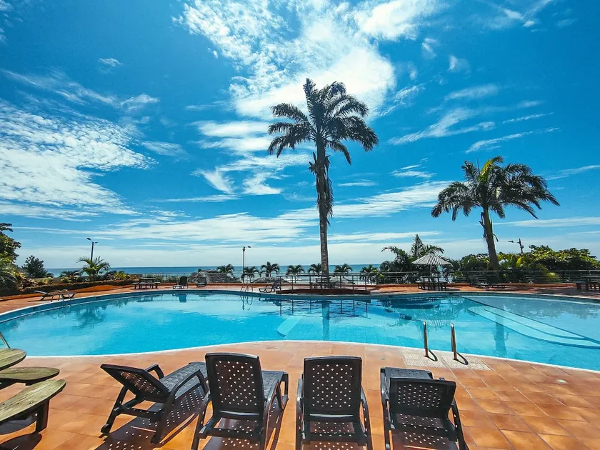 Oceanfront Tonsupa Suite with a pool - Image 1