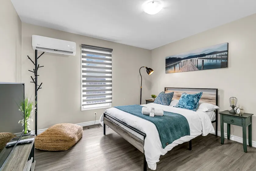 Adorable 1BR Apartment in Central Windsor - Image 1