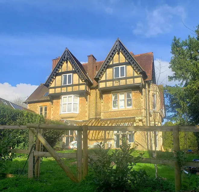 Lovely 3 bed condo - Image 1