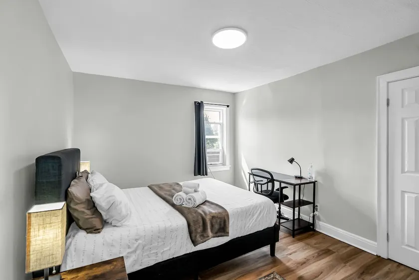 Bright Large New 1 Bed, Centrally Located - Image 1