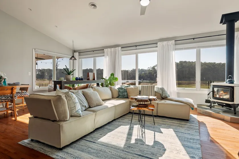 3 BR Bay Home w Private Dock & all the Amenities - Image 1