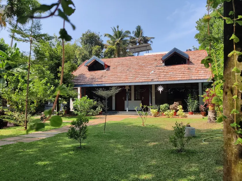 Cozy Retro-style AC cottage in Kochi (i) - Image 1