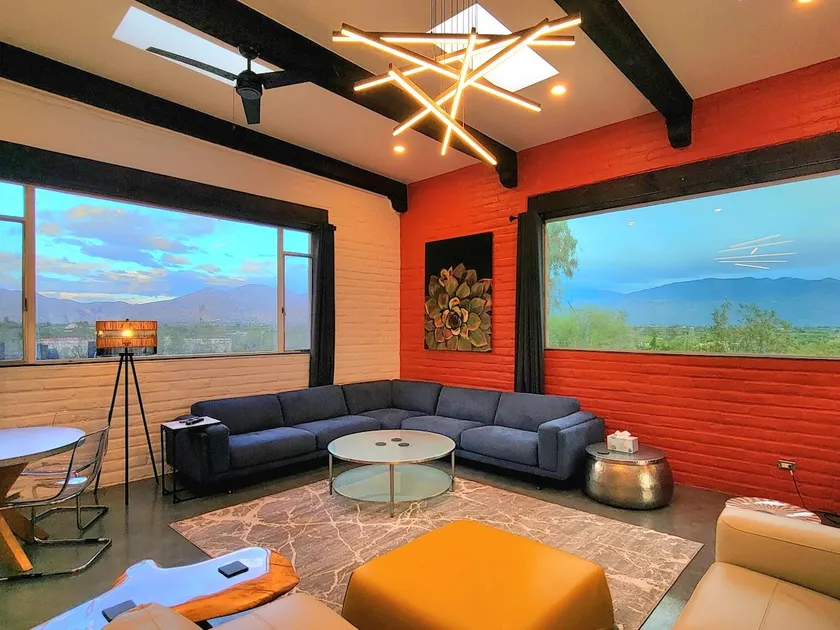 Beautiful Artist Studio with Desert Views - Image 1