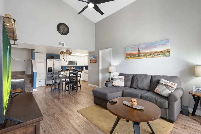 3 Bd/3 Ba in Central Tempe/ASU main, 2 King/1 Queen - Image 1