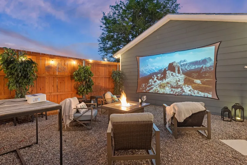 HOT TUB/Entire NEW Home/King Beds/Firepit Theatre - Image 1