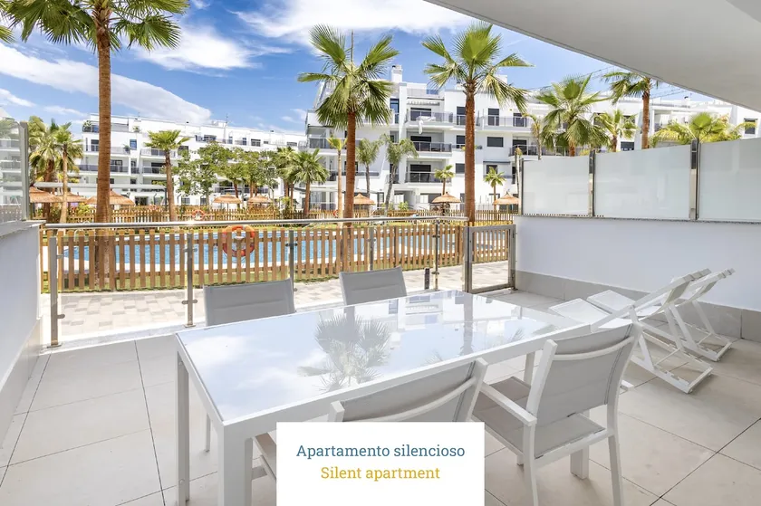 Homity Holidays - Luxury Apartment AB-2-B2-0A - Image 1