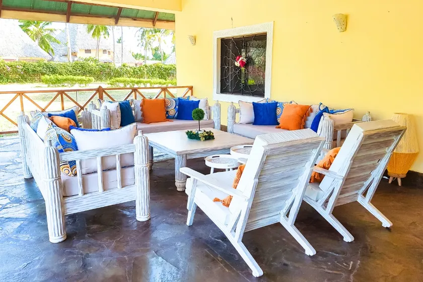 Afro-Modern Villa with A/C, near beach, pool - Image 1