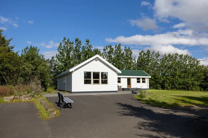 Luxury house on Laugavellir horse farm - Image 1