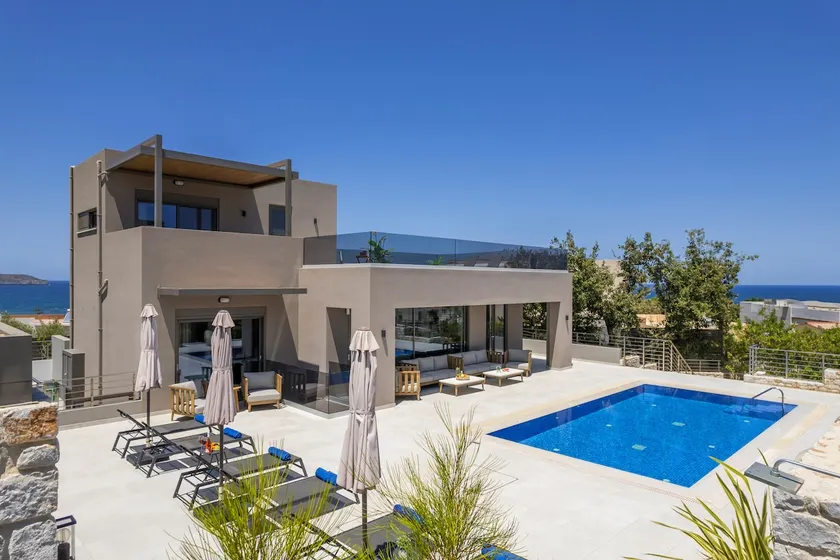 Luxury Wellness Retreat: Heated Pool • Spa & Gym - Image 1
