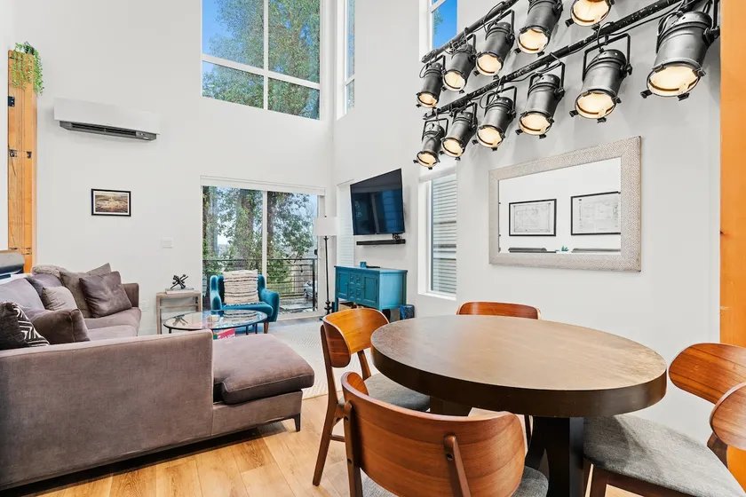 Capitol Hill private terrace & mountain views - Image 1