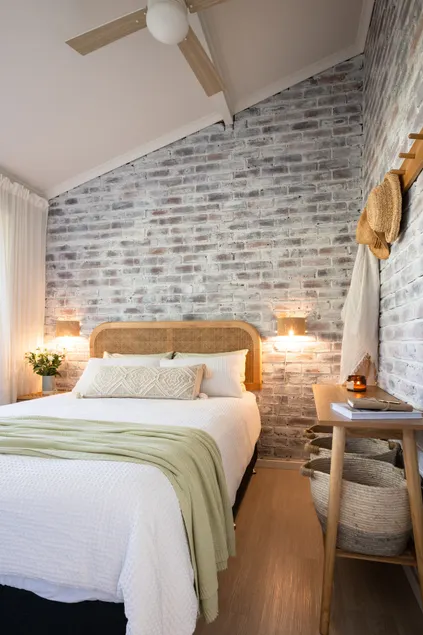 Chic Hideaway - Walk Everywhere, Midday Checkout - Image 1
