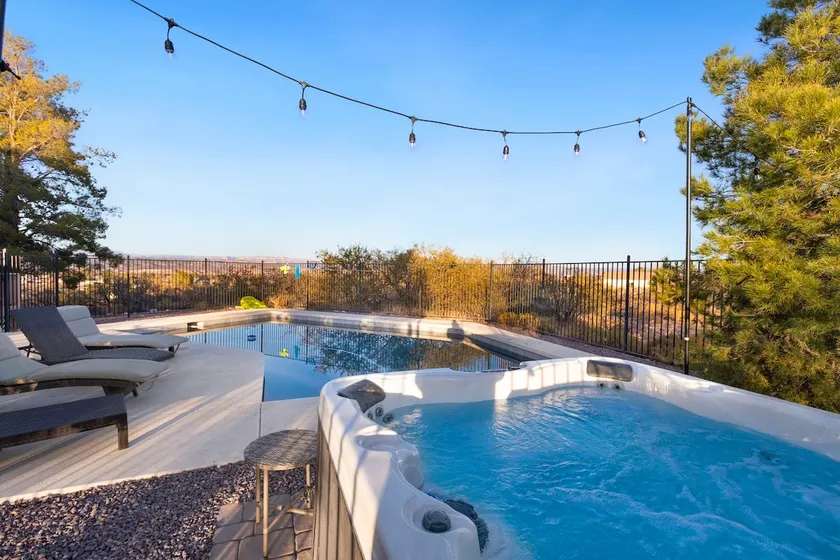Sedona Mountain View ~ Pool & Jacuzzi ~ Lux - Image 1