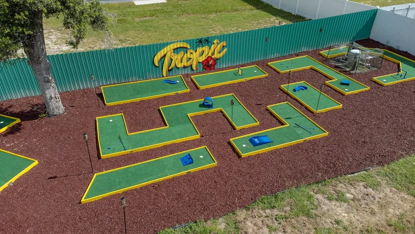 Tropical Escape+Golf-NEXT TO Springs-Kayaks+Arcade - Image 1