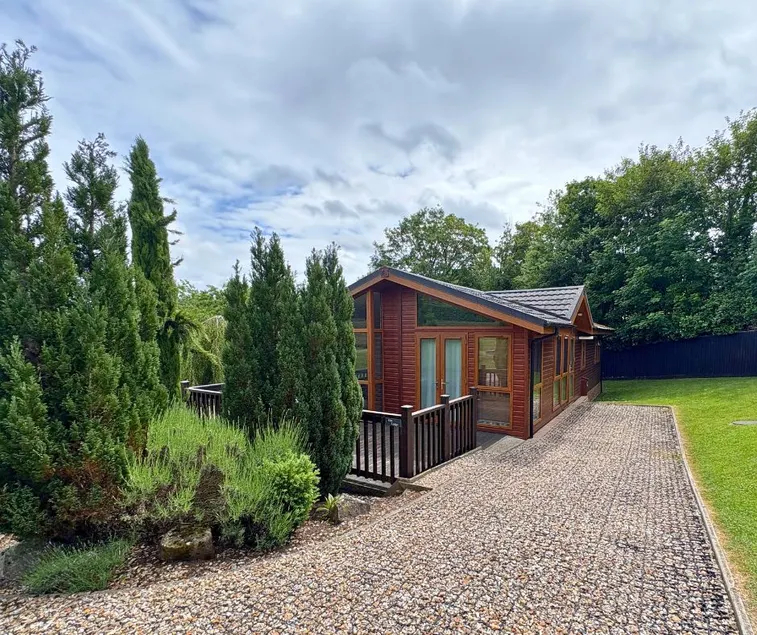 Luxurious Family Lodge - Elm Lodge - Image 1