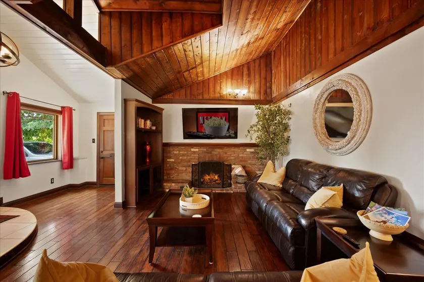 The Red Door Bungalow - Image 1