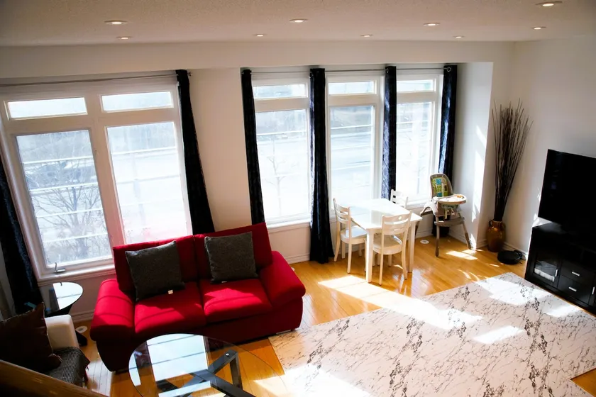Cozy, tidy three-bedroom 2-story house - Image 1