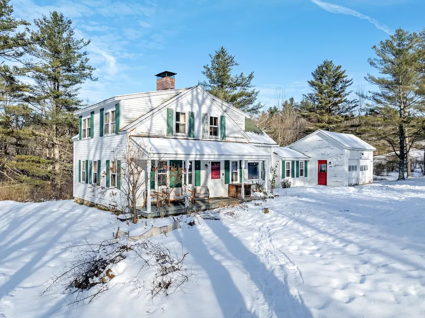 Foliage Ready! Play Area, Crib, 11 Acre Farmhouse - Image 1