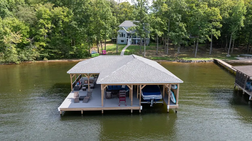 Serenity Cove NEW 7BR/7.5Ba lakefront w/ boathouse - Image 1