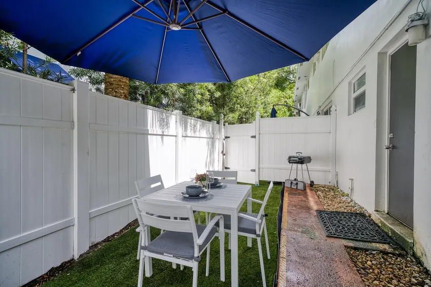Ground-Level Comfort | 1BR w/ Patio Near Las Olas - Image 1