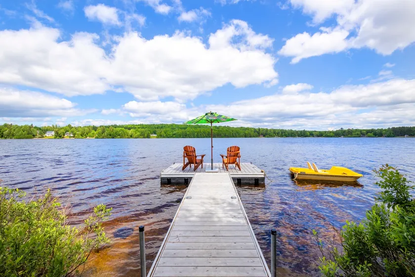 Lake House Chalet Laurentians - Image 1