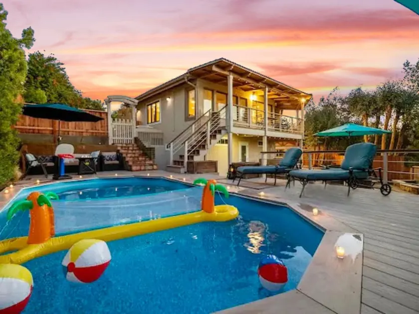 Majestic 5br Villa With Guesthouse, Pool & Spa - Image 1