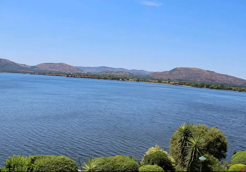 Unit 4-Best dam view, 3 rooms. Rate: Person/night - Image 1