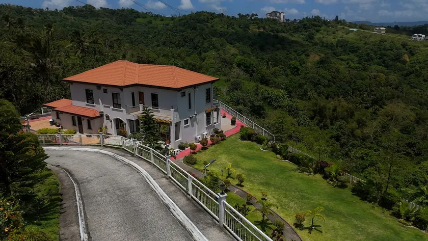 Serene Holiday Home Mt Taal View - Image 1